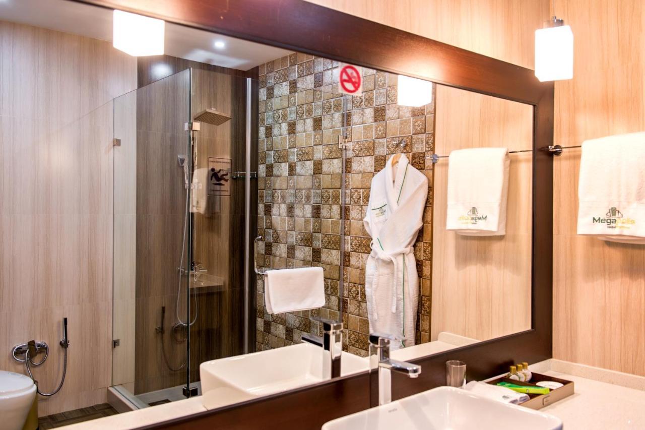 Megapolis Hotel Шимкент Екстер'єр фото