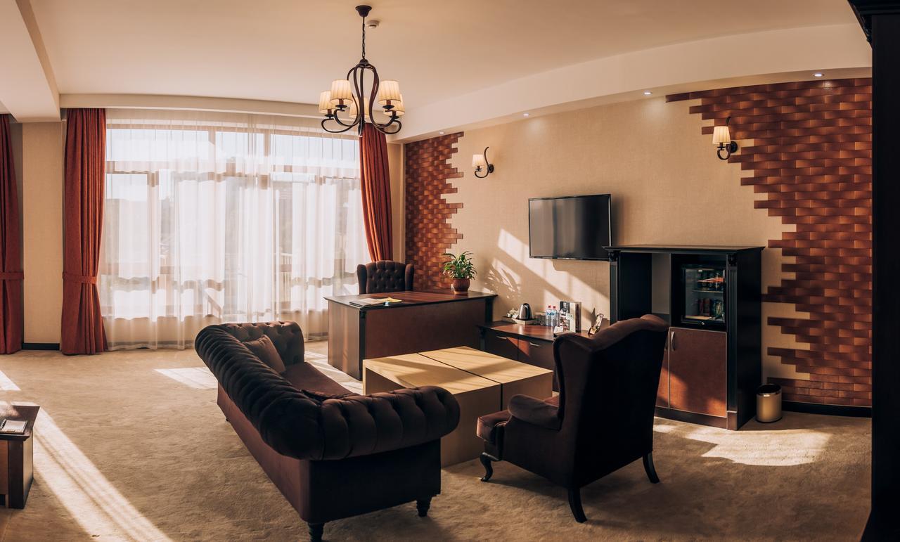 Megapolis Hotel Шимкент Екстер'єр фото