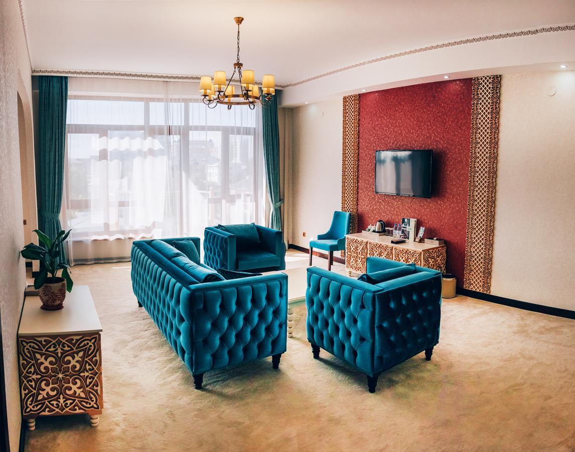Megapolis Hotel Шимкент Екстер'єр фото