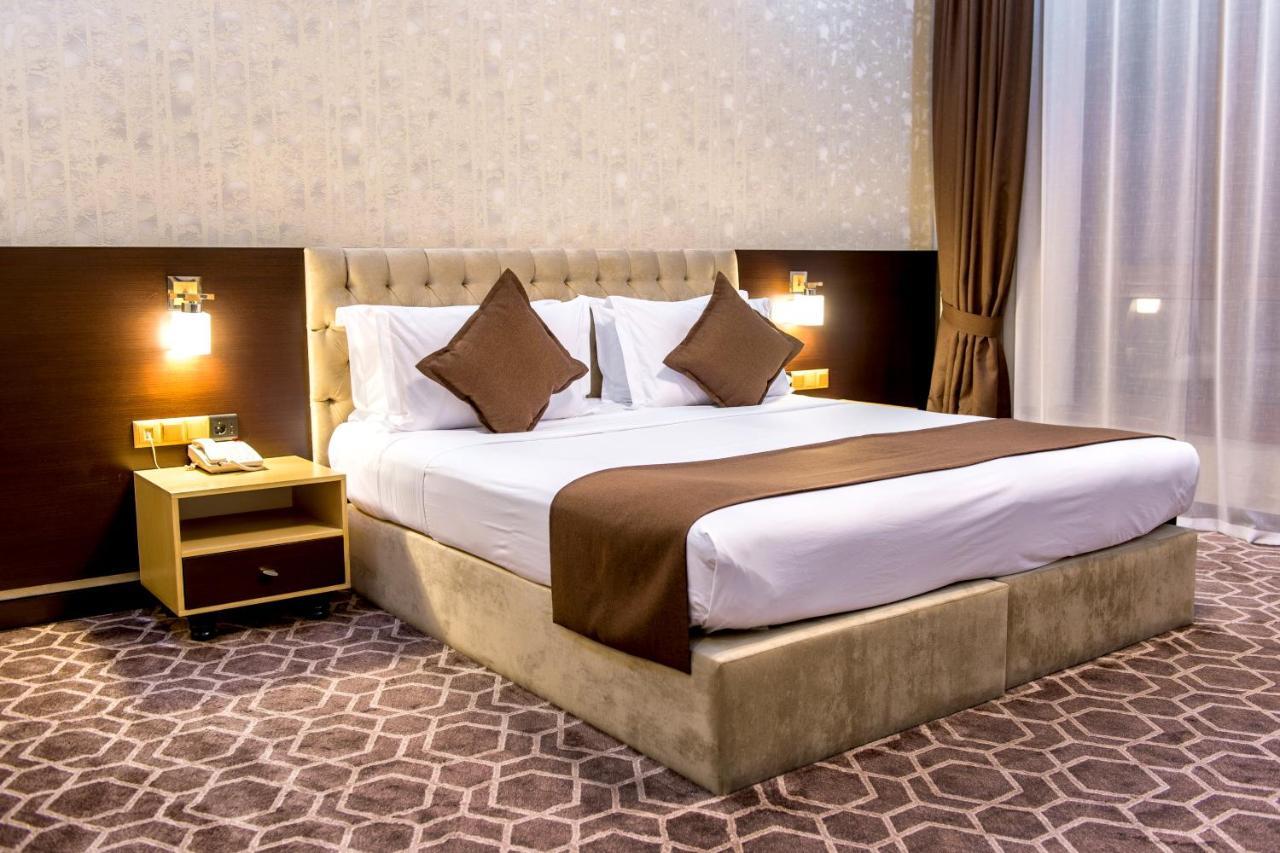 Megapolis Hotel Шимкент Екстер'єр фото